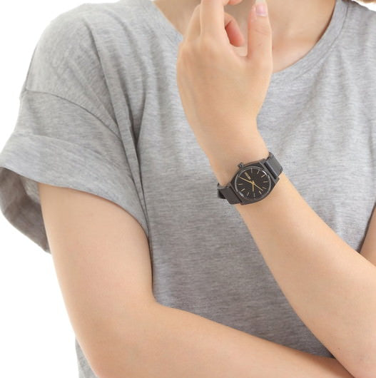 【5年間物損保証】ニクソン 腕時計 レディース ブラック Medium Time Teller Leather NIXON NA1172001-00 【国内正規品】