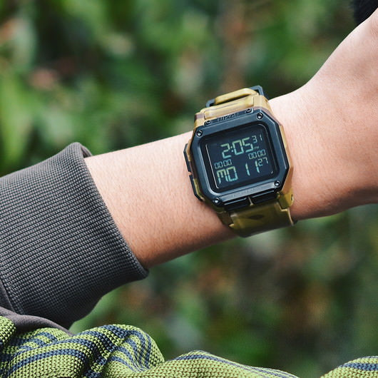 【5年間物損保証】ニクソン 腕時計 メンズ カモフラージュ Regulus NIXON NA11802865-00 【国内正規品】