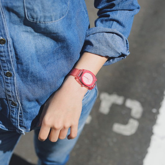 【5年間物損保証】ニクソン 腕時計 レディース コーラルピンク Medium Time Teller P NIXON NA1215685-00 【国内正規品】