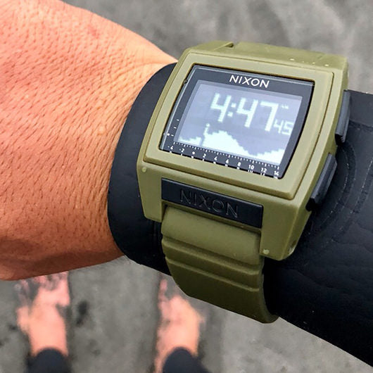 【5年間物損保証】ニクソン 腕時計 メンズ カーキ Base Tide Pro NIXON NA12121085-00 【国内正規品】