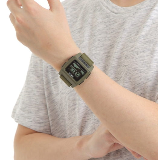 【5年間物損保証】ニクソン 腕時計 メンズ カーキ Base Tide Pro NIXON NA12121085-00 【国内正規品】